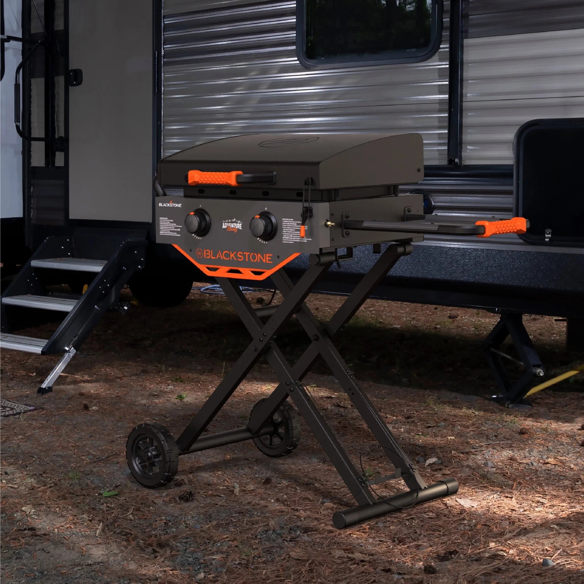 Adventure Ready 22” Griddle with Flexfold Legs
